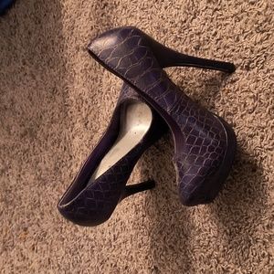 Show dazzle purple heels